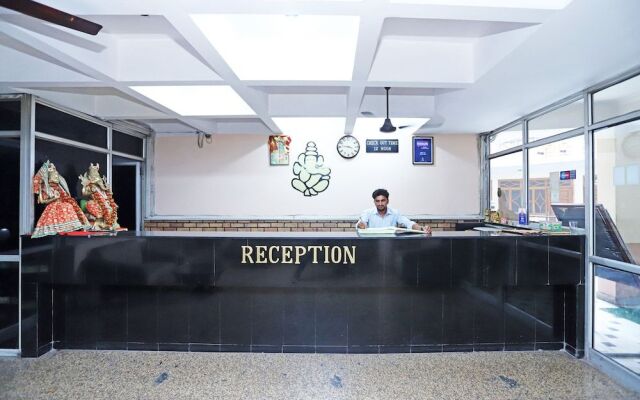 OYO 44364 Hotel Gaurab