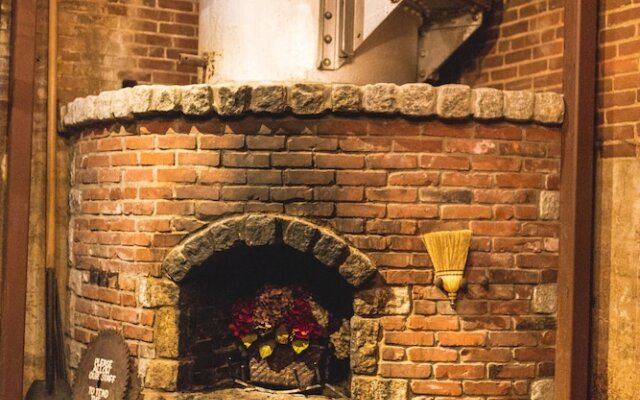 The Common Man Inn & Spa
