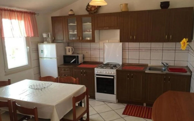 Mihovilovic - 50 m From Beach - A3