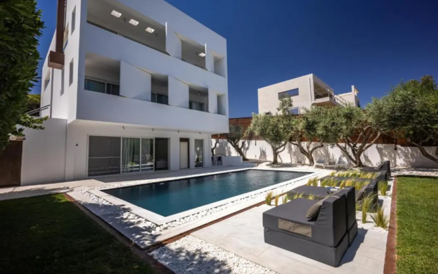 Infinity White Complex