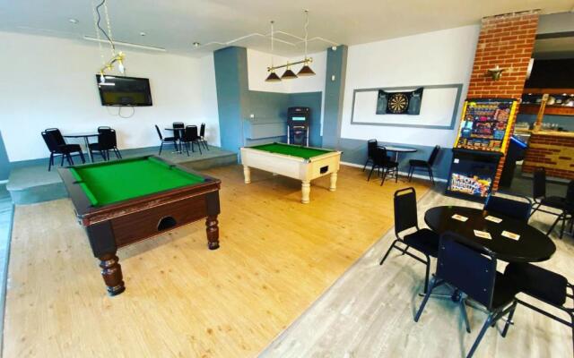 J2 static caravan at Fairway Holiday Park