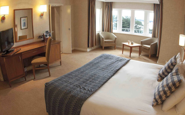 Harbour Heights Hotel