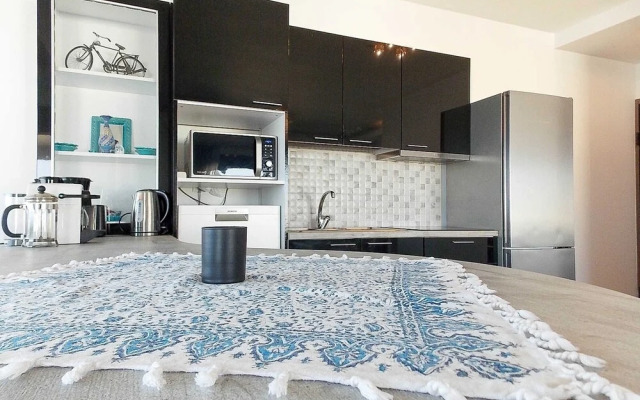 Stylish 2 Bedroom Apartment Spectacular Sea View