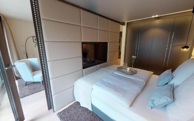White Pearl Apartment 1.04