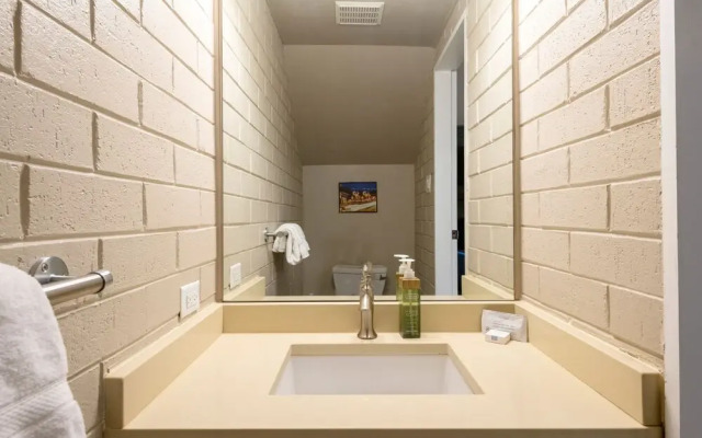 Steps to Ski Trails! Stay at Park Avenue 256 w/ Hot Tub & Pool