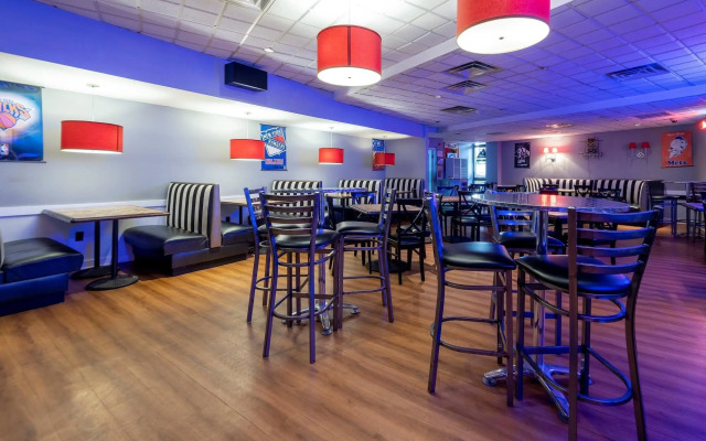 Red Roof Inn PLUS+ Newark Liberty Airport - Carteret