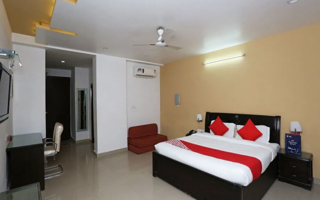 OYO 13564 Near Prem Mandir