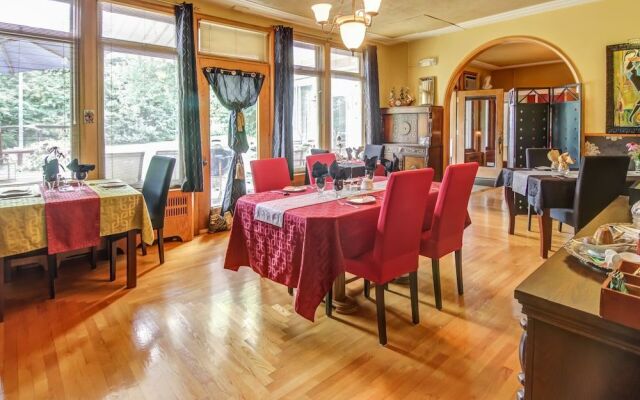 Chateau Murdock Gite et Esthétique 1950