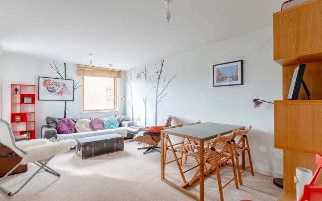 Warm & Inviting 1bedroom Flat With Patio, Camden Town!