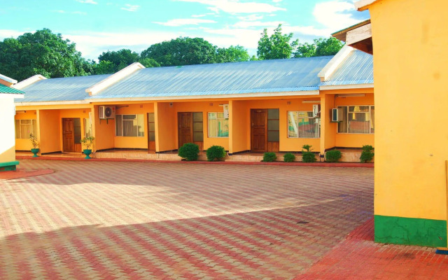 Woodlands Lodge & Tours