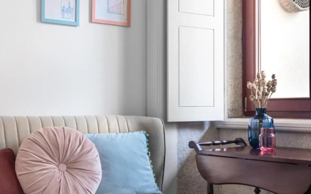 Vibrant flat by São Bento w/balcony - Loureiro140