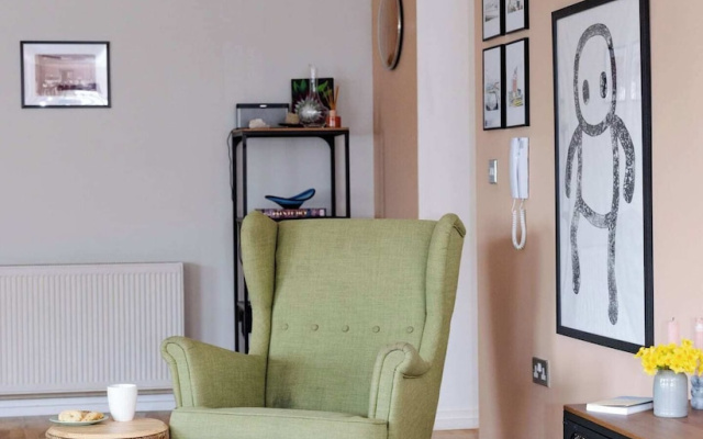 Modern Margate Apt 2BR En-suite Parking by Adliv