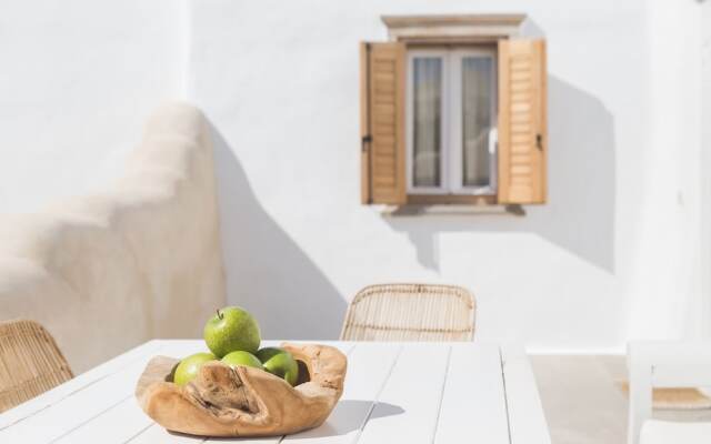 Kallos Villas & Suites