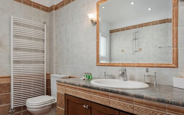 Ema's Guest House