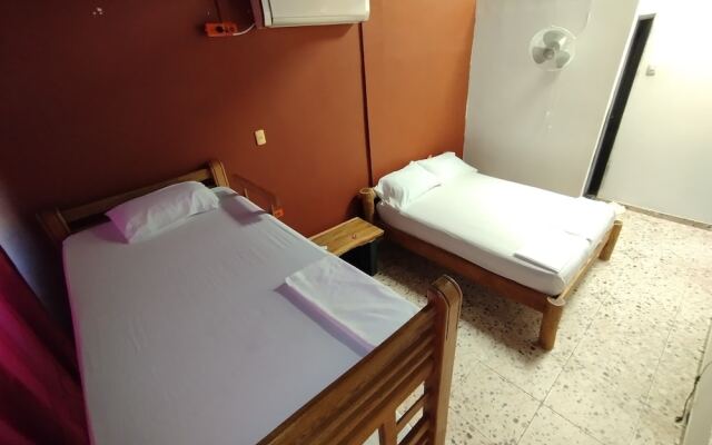 Flamencamarones Hotel Familiar