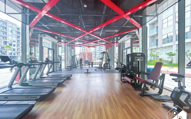 Bright 2bed Family Home: Pool, Gym & Kids Play