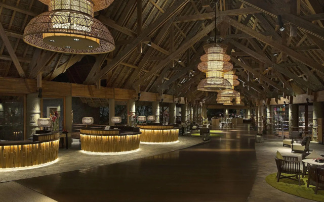 Sheraton New Caledonia Deva Spa & Golf Resort
