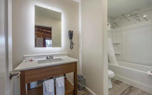 Ramada Gananoque Provincial Inn