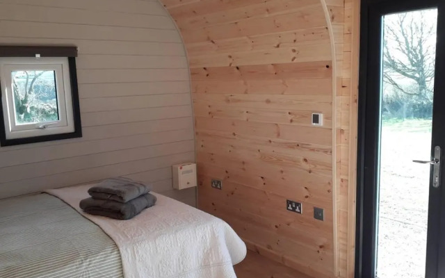 Hornbeam Eco Cabin - Sleeps 2 - Valley View