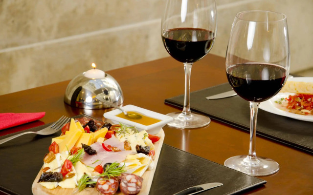 My Suites Boutique Hotel & Wine Bar