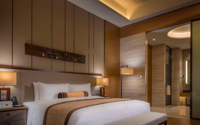 HUALUXE Hotels & Resorts Yangjiang City Center