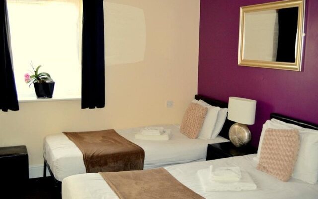 OYO Go2 Gloucester Hotel