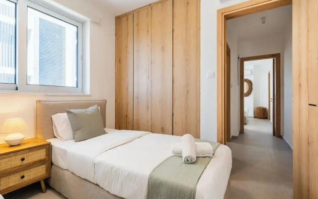 Aelia Chic 2-BR Apt & Balcony in Larnaca