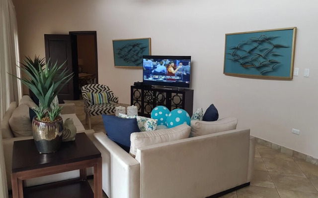 New six Bedroom With BBQ and Large Pool