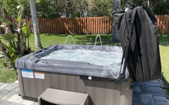 Floridays Vacation Home with Pool near to beach by RedAwning