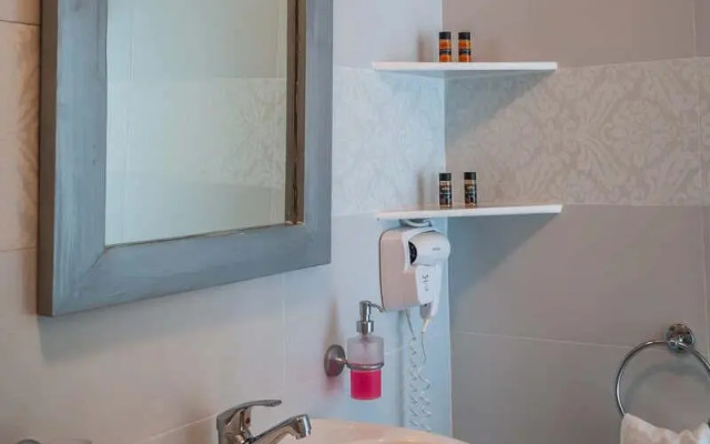 Niki Savvas Studio & Suites