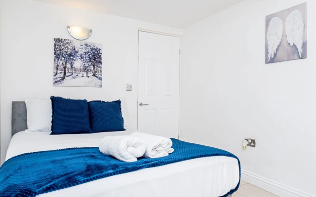 Lovely 2 Bedroom Apartment With Free Parking