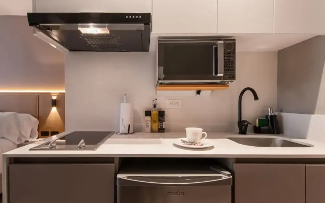 w Phenomenal Loft w/ Great Balcony in Unicentro