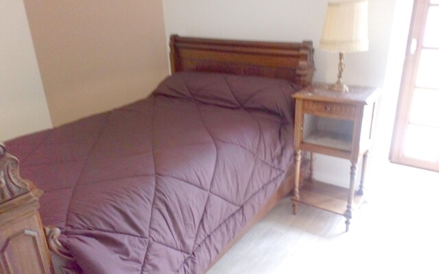 House With 4 Bedrooms in Sougéal, With Furnished Garden