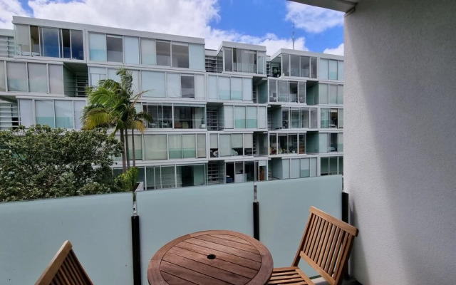 Marina View Apartment in Viaduct - Pool