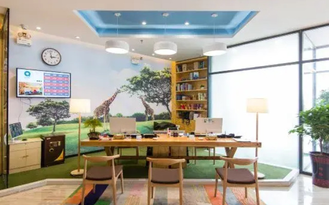 Wonderland Hotel