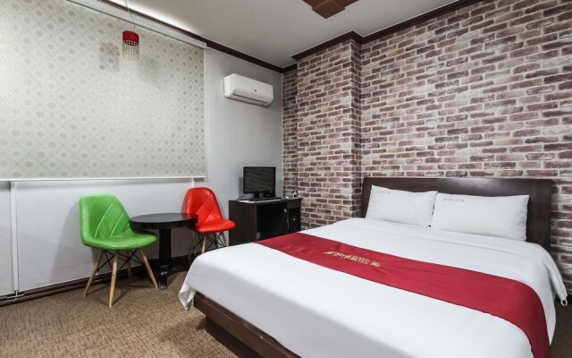 Jeonju Uadong Cheotmajung