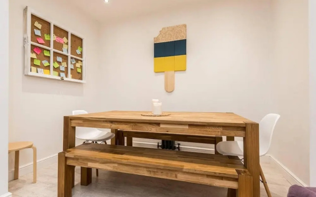 Spectacular 4BR Townhouse in Georgian Quarter, free parking