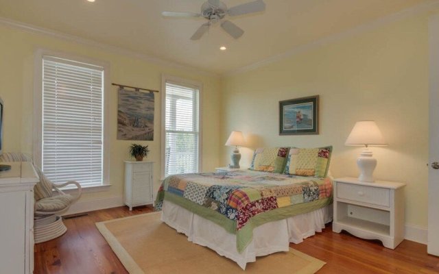 114 Blue Dolphin 6 Br Home by RedAwning