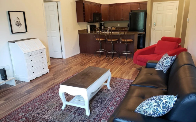 Pinnacle Pointe - By Vacations Kelowna