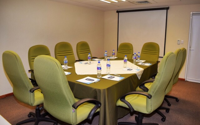 Astur Hotel y Suites