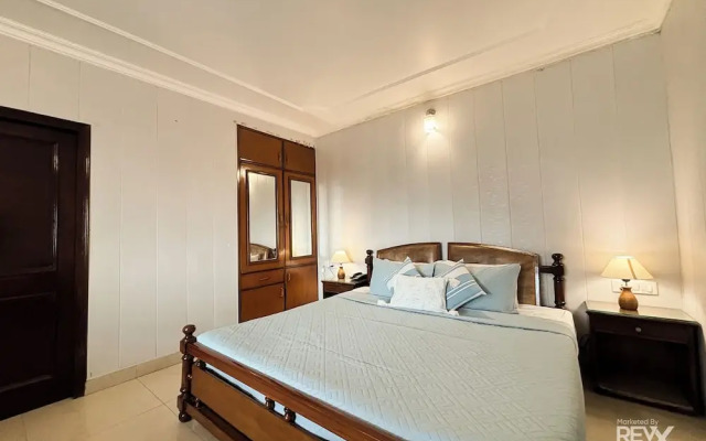 Hotel sunny cot