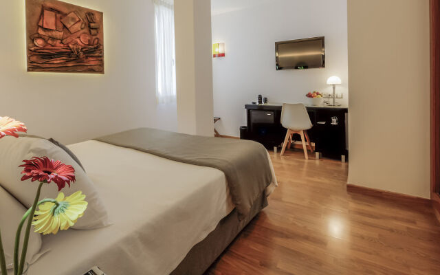 Отель Evenia Rocafort