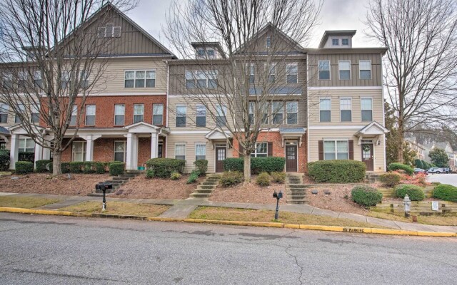 Pet-friendly Kennesaw Townhome w/ Deck!