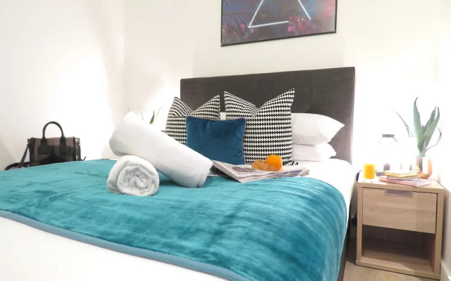 Tudors eSuite Grand Central Aparthotel