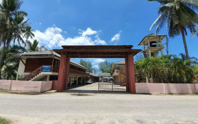 Redzwan's Beach Resort by OYO Rooms