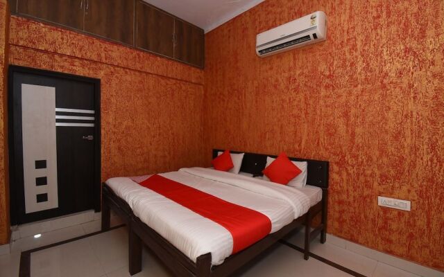 Oyo 38412 Kavya International