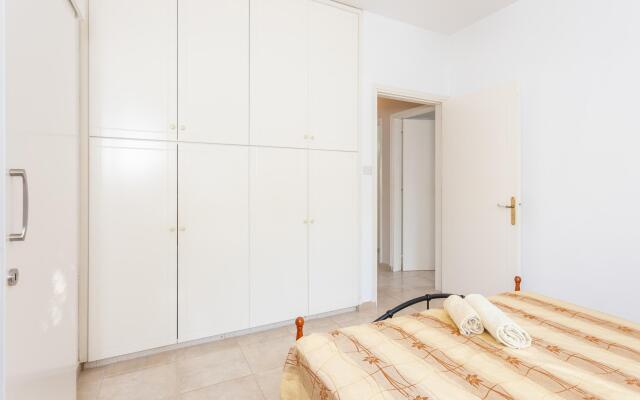 Villa Lela Pente Large Private Pool Walk to Beach A C Wifi Car Not Required Eco-friendly - 2167