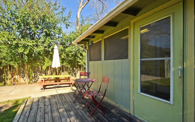 Hip 2BR Austin Bungalow by RedAwning