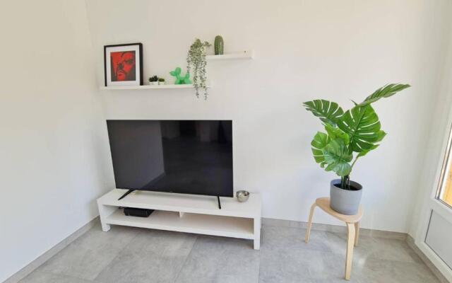 MaxBnb - ISLY - T2 Balcon/clim 50m² - Ouest -