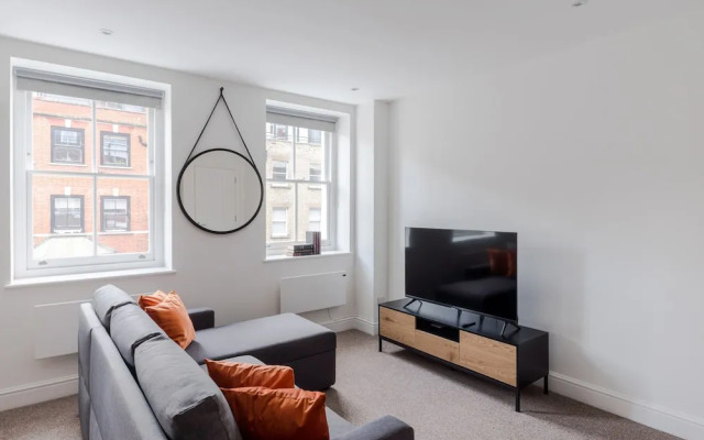 The Sexy Beast - Fitzrovia - by Frankie Says